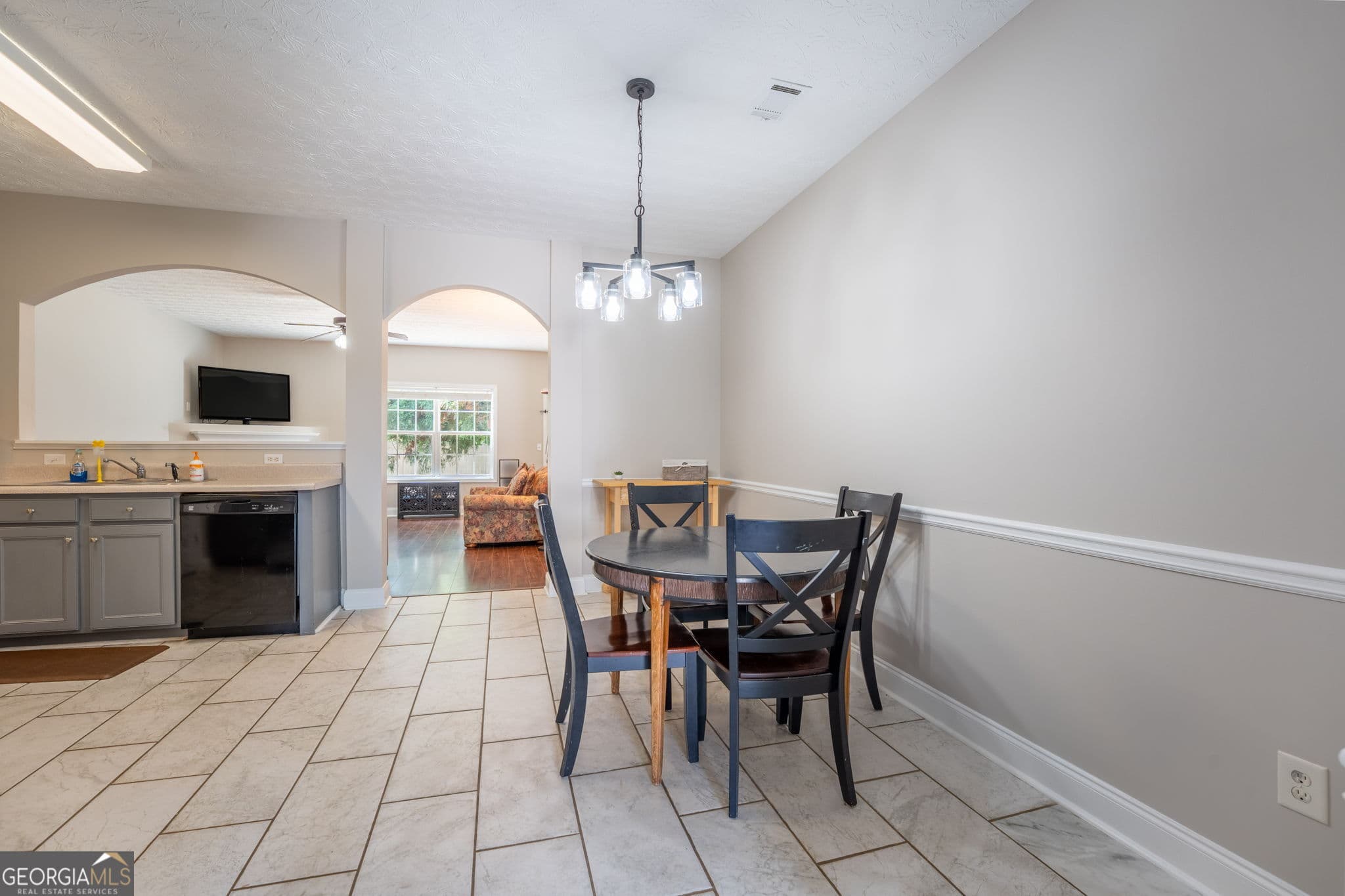 3 bedroom, 2.5 bathroom, 1,733 sq ft townhouse for sale at 4 Madaline Lane, Dawsonville, GA 30534 — photo 6