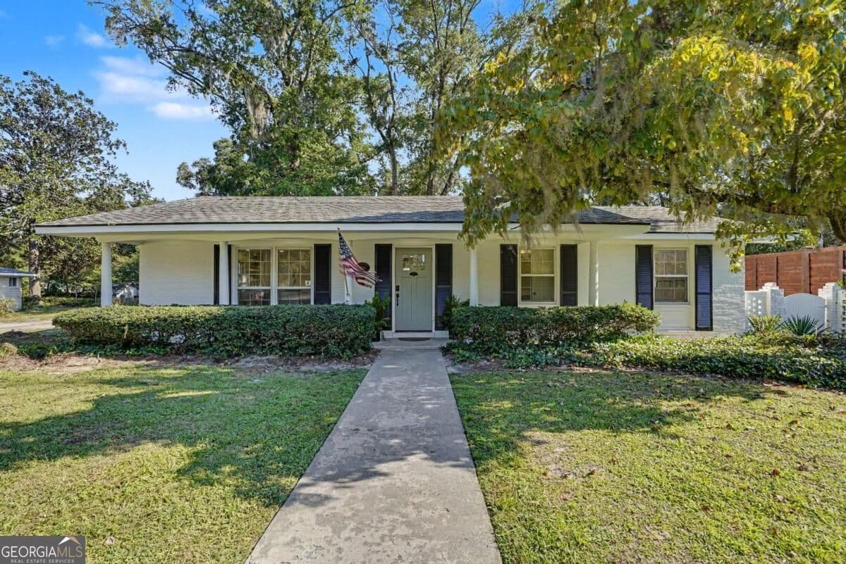 3 bedroom, 2 bathroom, 1,270 sq ft single family residence under contract at 503 Early Street, Springfield, GA 31329 — photo 2