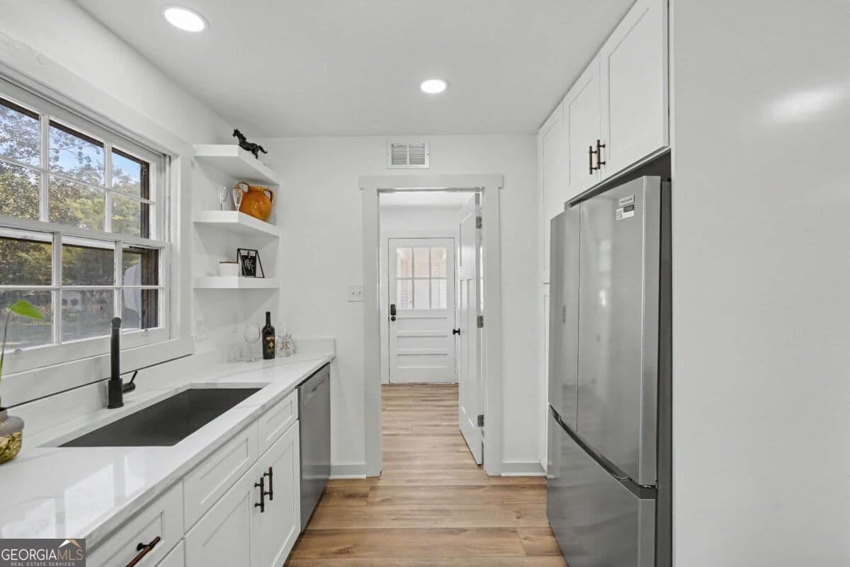 3 bedroom, 2 bathroom, 1,270 sq ft single family residence under contract at 503 Early Street, Springfield, GA 31329 — photo 7