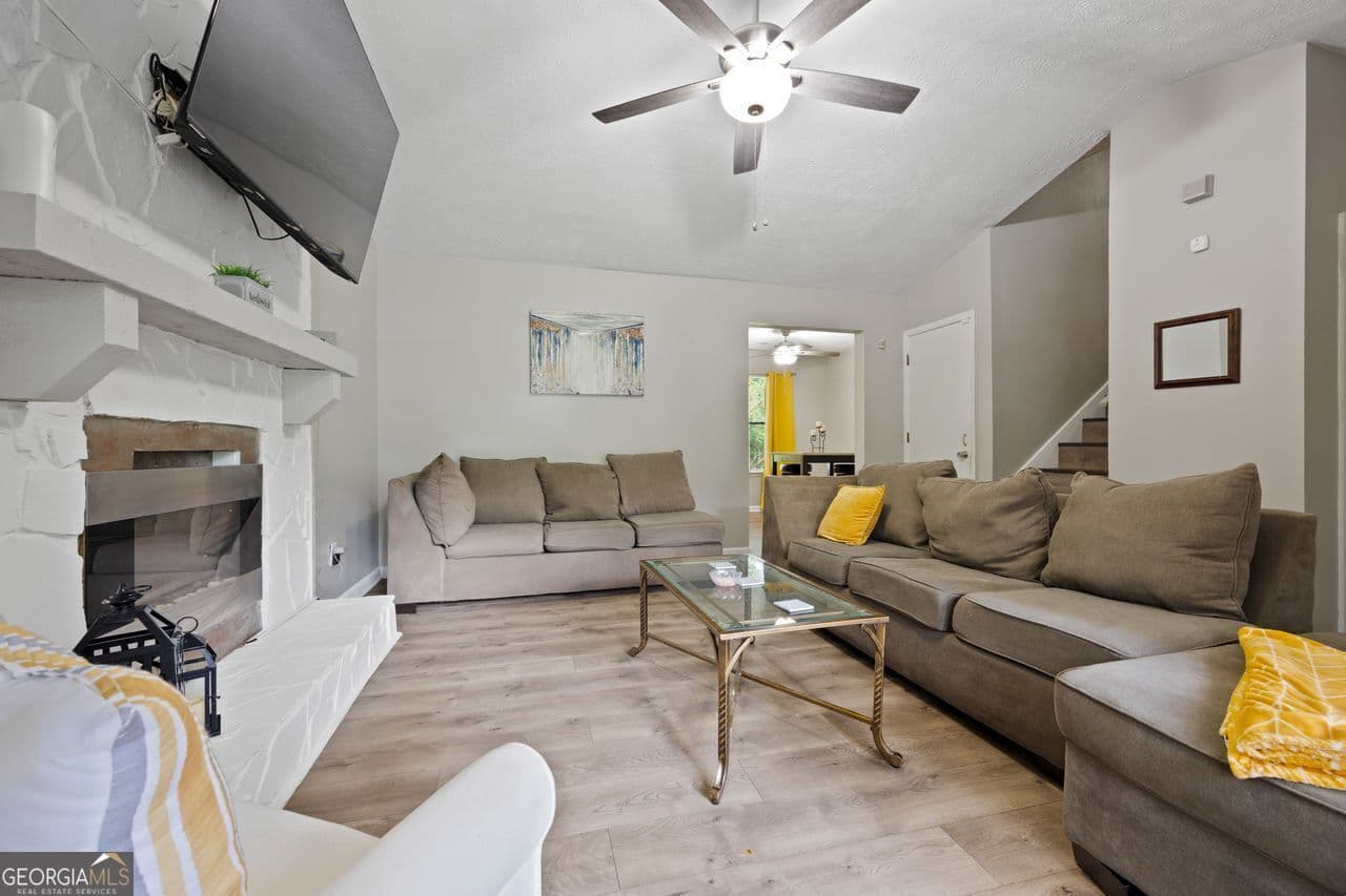 3 bedroom, 2 bathroom, 1,456 sq ft single family residence for sale at 4064 PANOLA WOODS Drive, Stonecrest, GA 30038 — photo 7