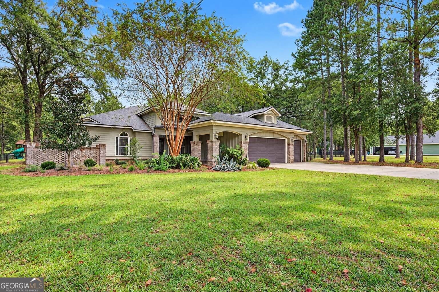 3 bedroom, 2.5 bathroom, 2,850 sq ft single family residence for sale at 1804 River Pointe Drive, Albany, GA 31701 — photo 6