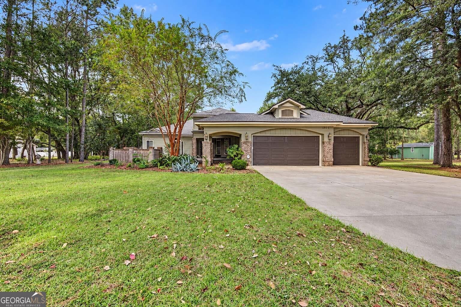 3 bedroom, 2.5 bathroom, 2,850 sq ft single family residence for sale at 1804 River Pointe Drive, Albany, GA 31701 — photo 7