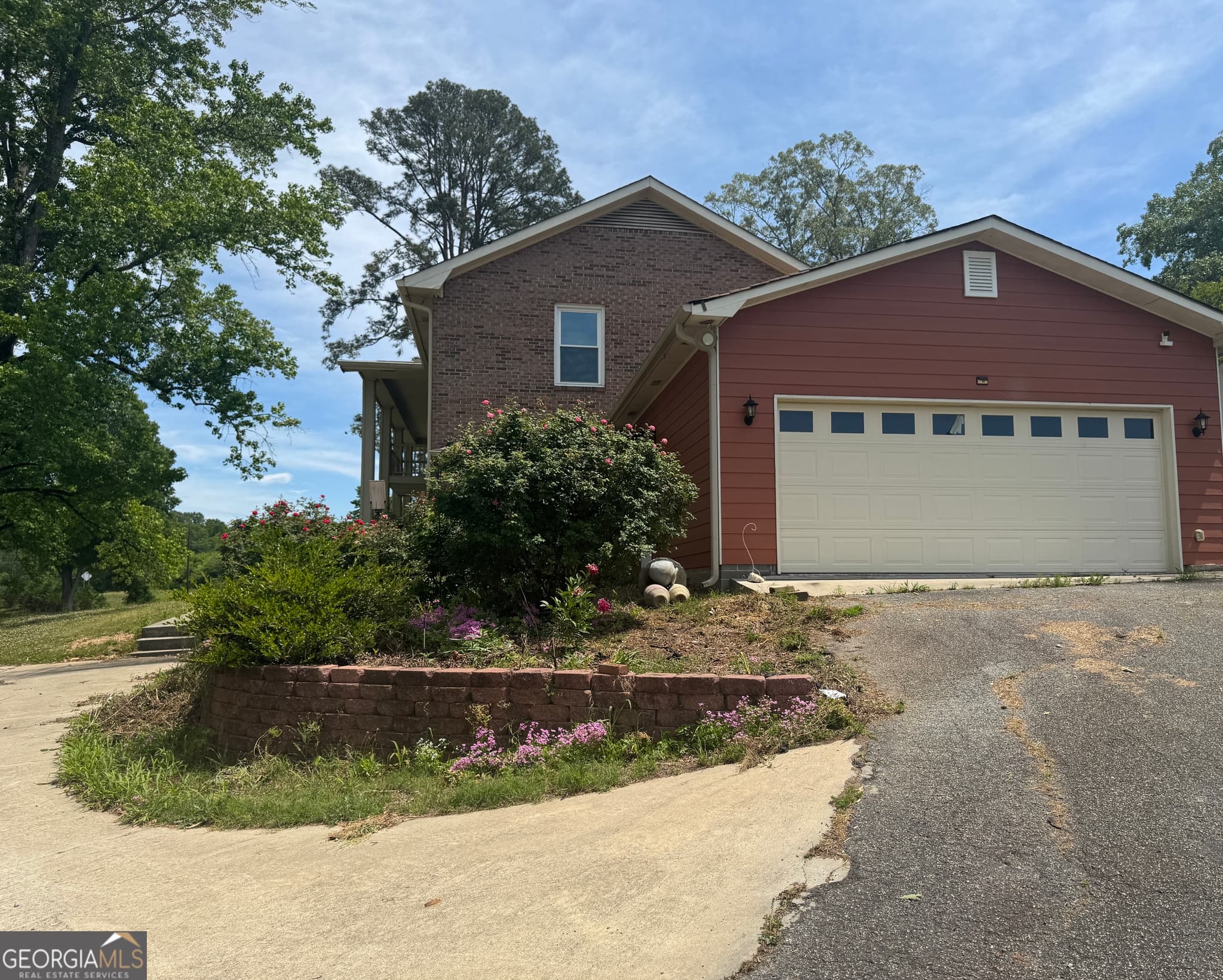 5 bedroom, 3 bathroom, 3,956 sq ft single family residence for sale at 310 Hoppin Branch Road, Griffin, GA 30224 — photo 2