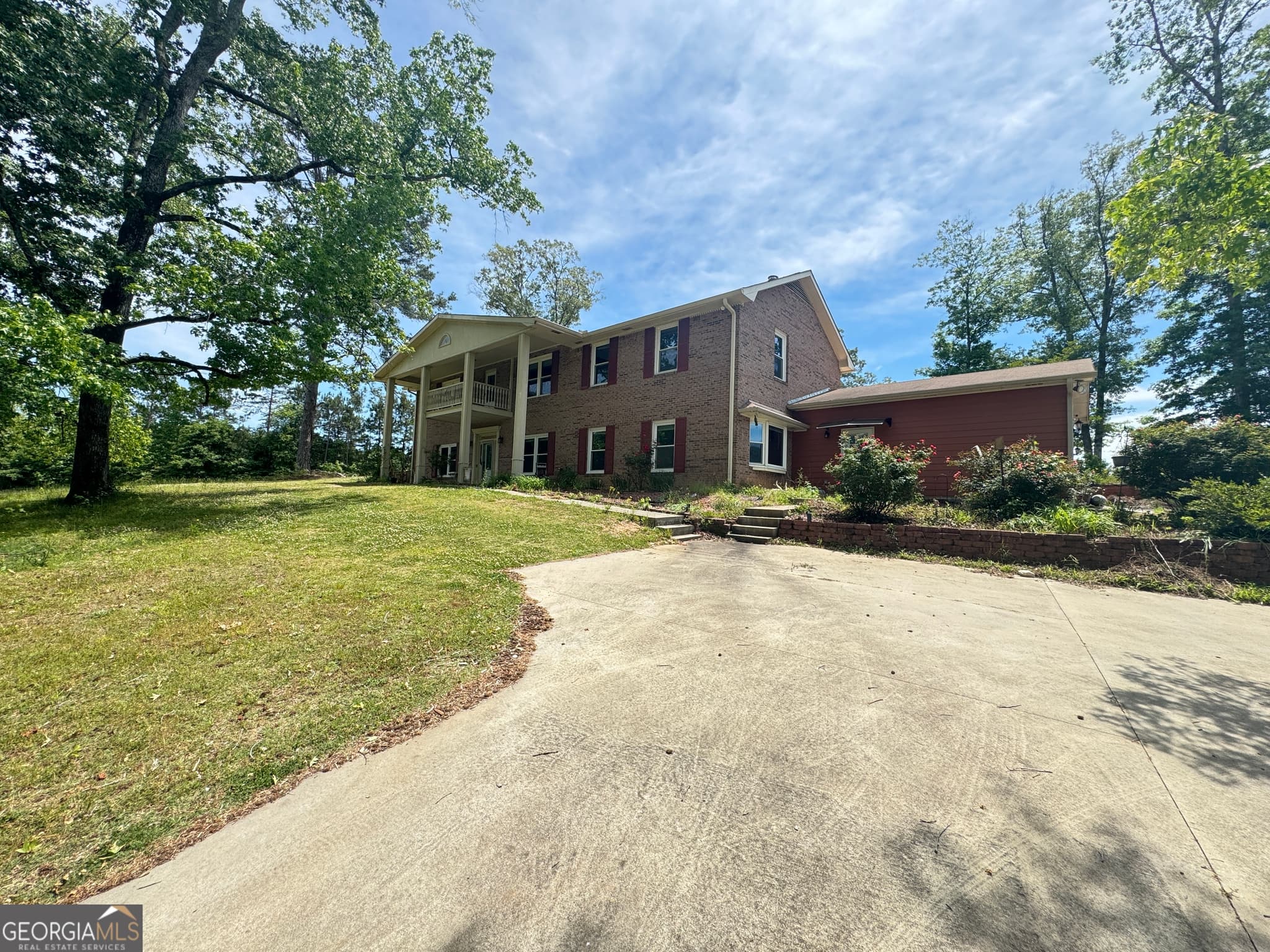 5 bedroom, 3 bathroom, 3,956 sq ft single family residence for sale at 310 Hoppin Branch Road, Griffin, GA 30224 — photo 1 of 45