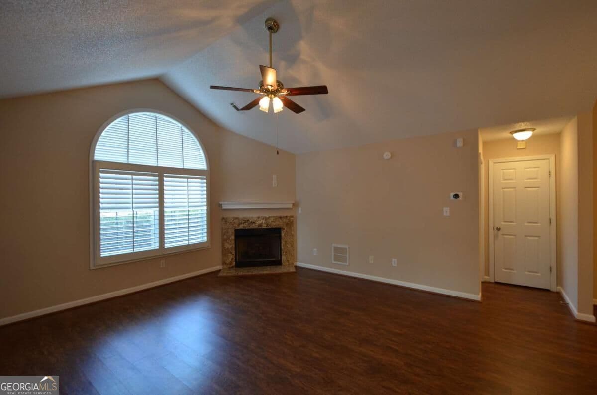 3 bedroom, 2 bathroom, 1,423 sq ft condominium for sale at 1867 Kolb Farm Circle, Marietta, GA 30008 — photo 6