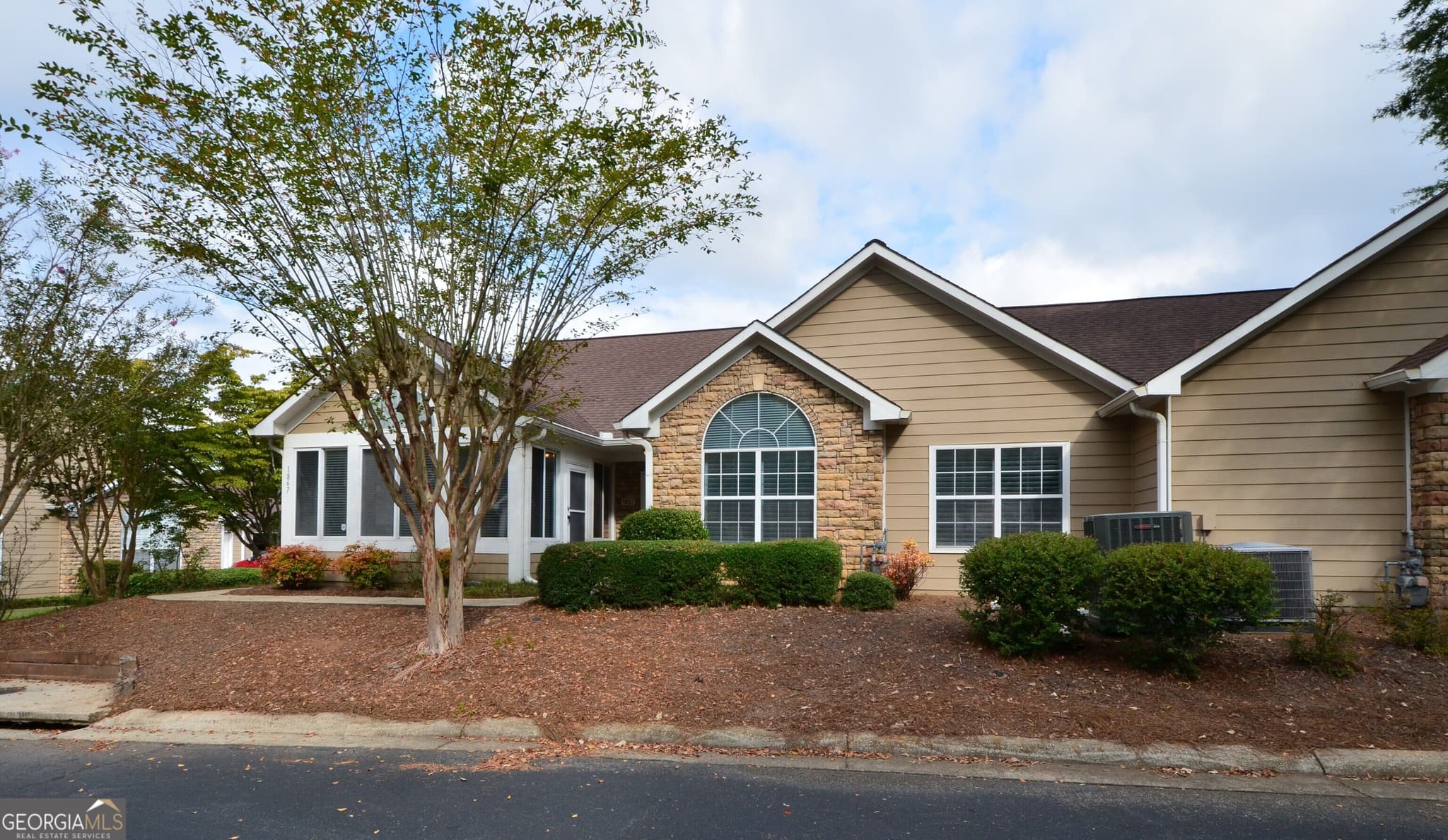 3 bedroom, 2 bathroom, 1,423 sq ft condominium for sale at 1867 Kolb Farm Circle, Marietta, GA 30008