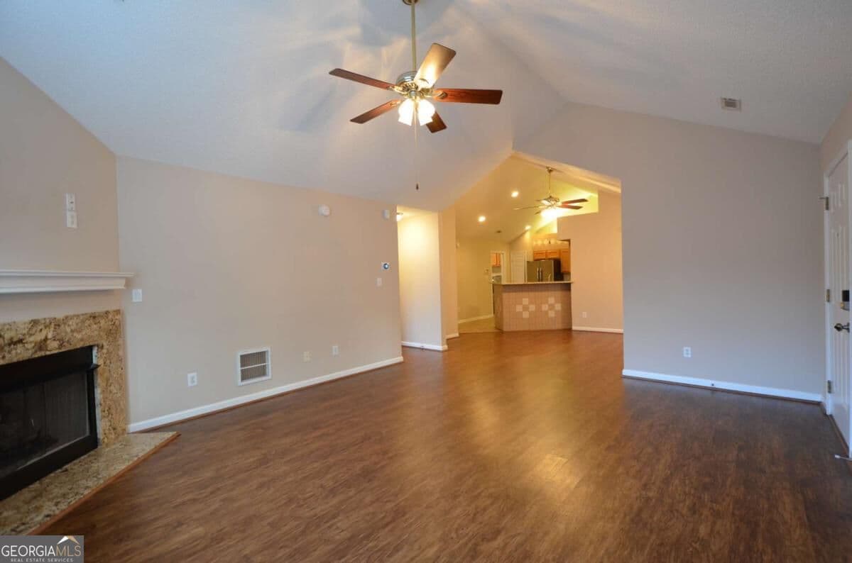 3 bedroom, 2 bathroom, 1,423 sq ft condominium for sale at 1867 Kolb Farm Circle, Marietta, GA 30008 — photo 9