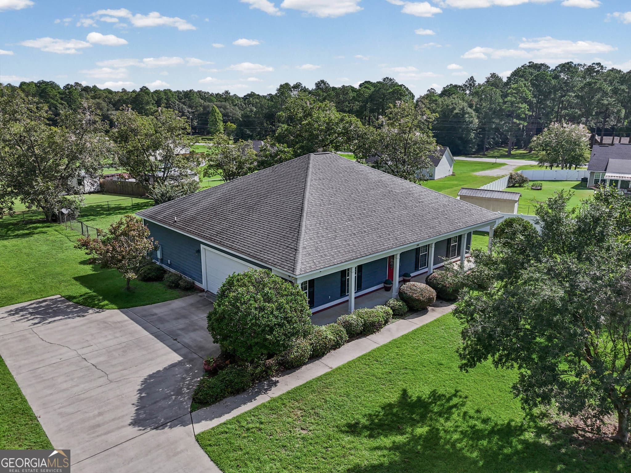 4 bedroom, 2 bathroom, 1,892 sq ft single family residence for sale at 100 Kendal Lane, Leesburg, GA 31763 — photo 4