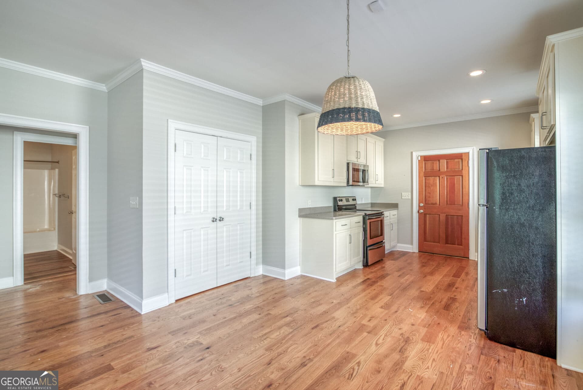 2 bedroom, 2 bathroom, 1,160 sq ft single family residence for rent at 264 E Jefferson Street, Madison, GA 30650 for $1,900 a month — photo 10