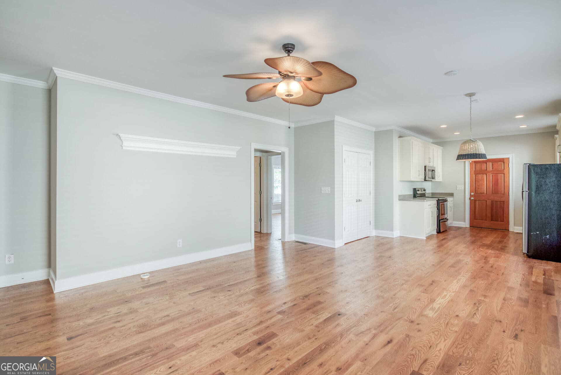 2 bedroom, 2 bathroom, 1,160 sq ft single family residence for rent at 264 E Jefferson Street, Madison, GA 30650 for $1,900 a month — photo 8