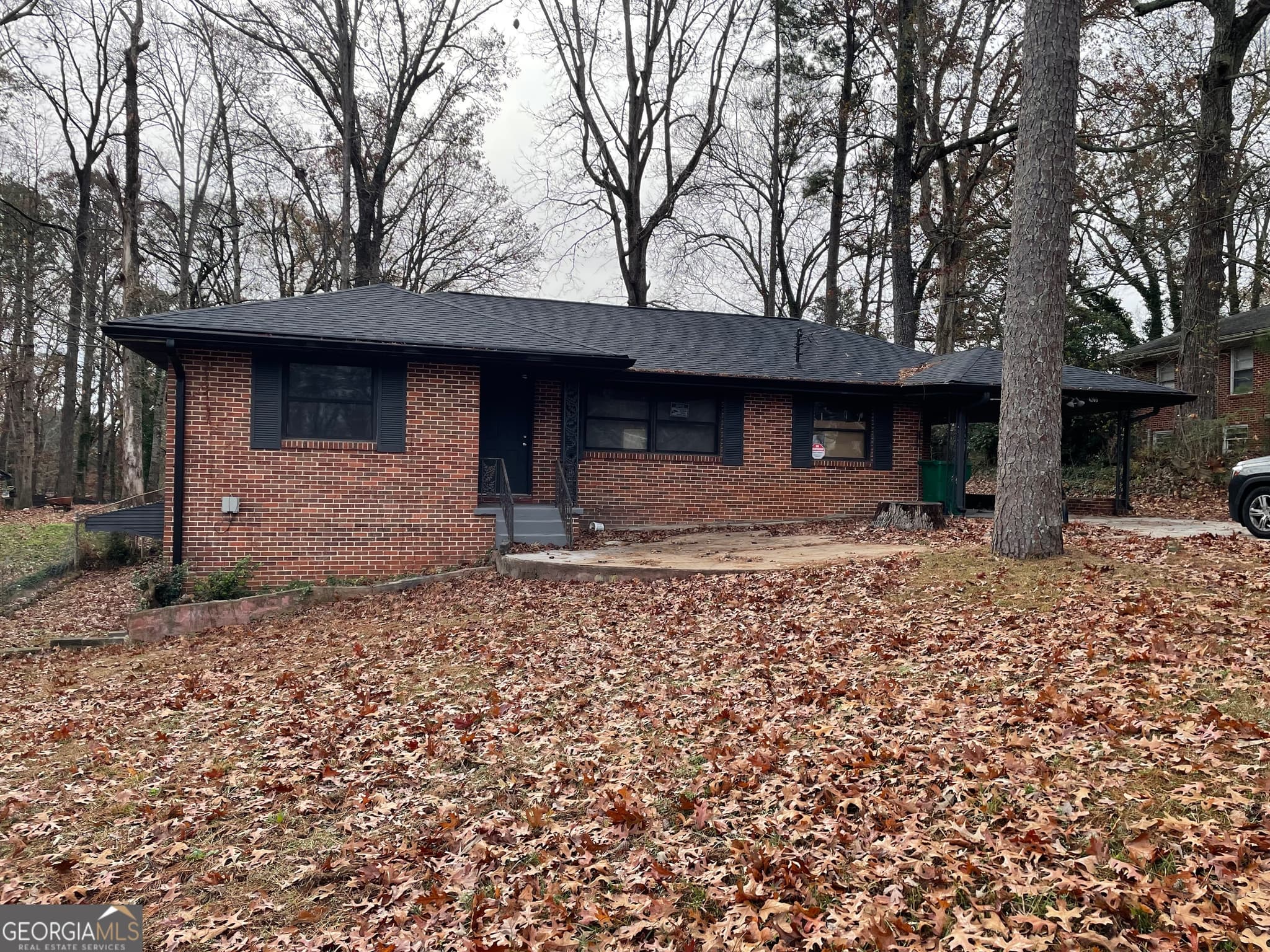 5 bedroom, 2 bathroom, 2,282 sq ft single family residence for sale at 4269 Mercer Road, Decatur, GA 30035 — photo 2