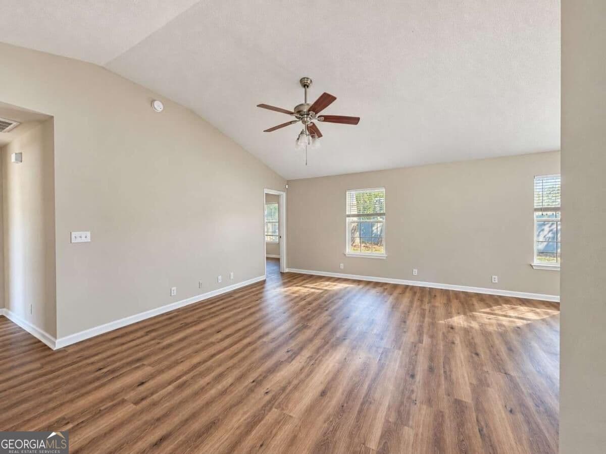 3 bedroom, 2 bathroom, 1,375 sq ft single family residence for rent at 111 Sago Palm Drive, Kingsland, GA 31548 for $1,900 a month — photo 5