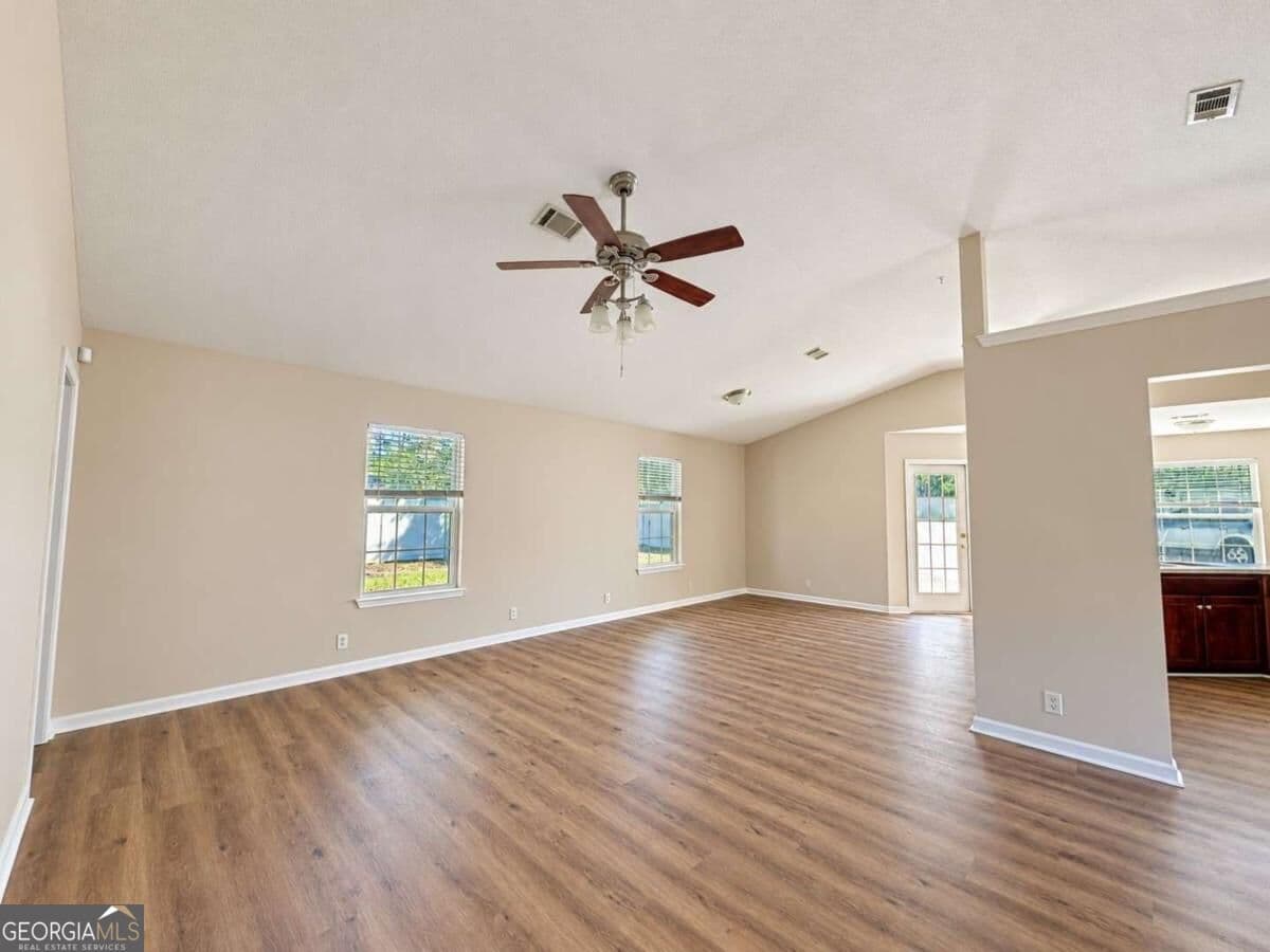 3 bedroom, 2 bathroom, 1,375 sq ft single family residence for rent at 111 Sago Palm Drive, Kingsland, GA 31548 for $1,900 a month — photo 4