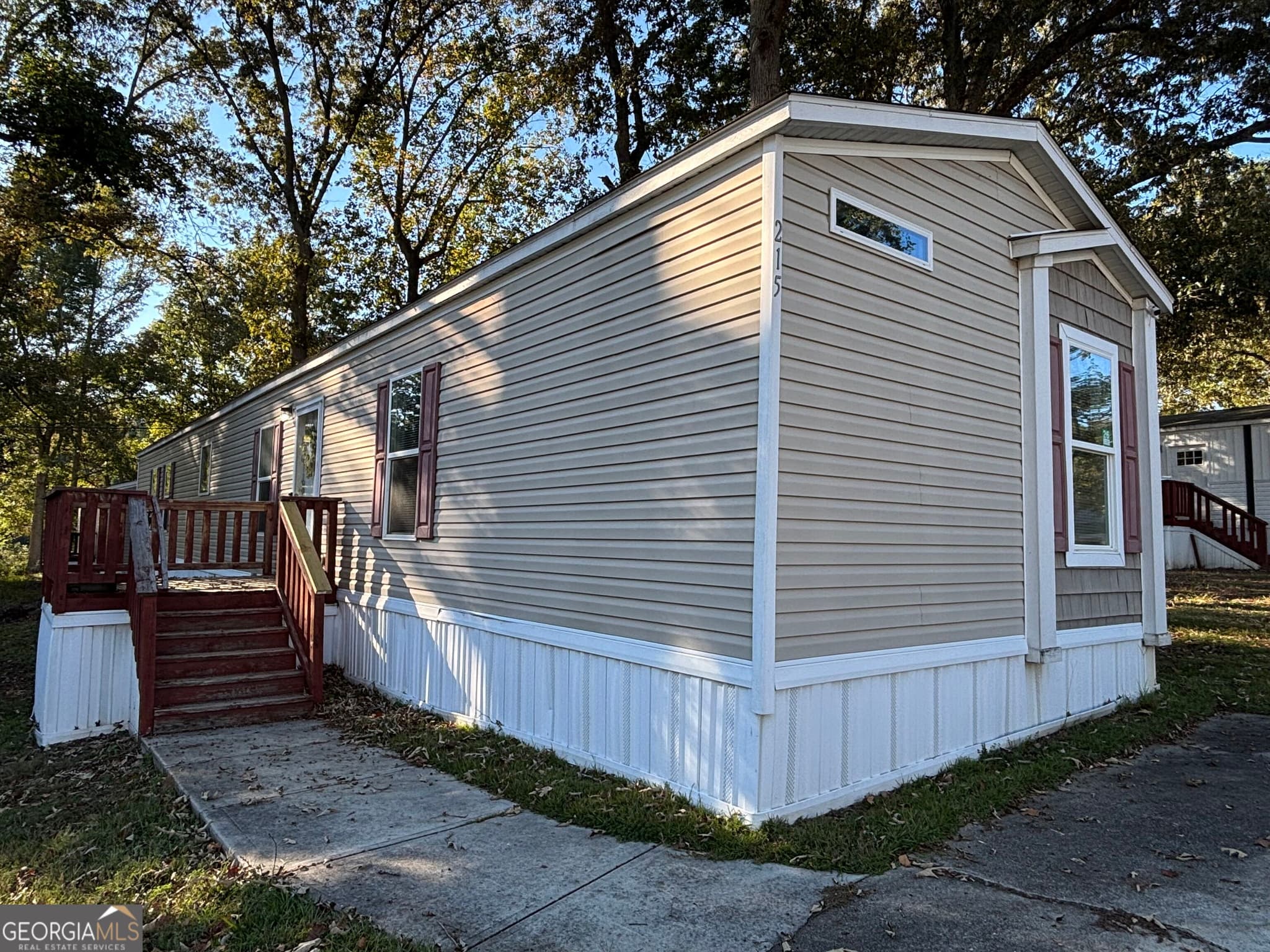 3 bedroom, 2 bathroom, 1,216 sq ft manufactured home,single family residence for sale at 215 Skyline Drive, Fayetteville, GA 30214 — photo 6