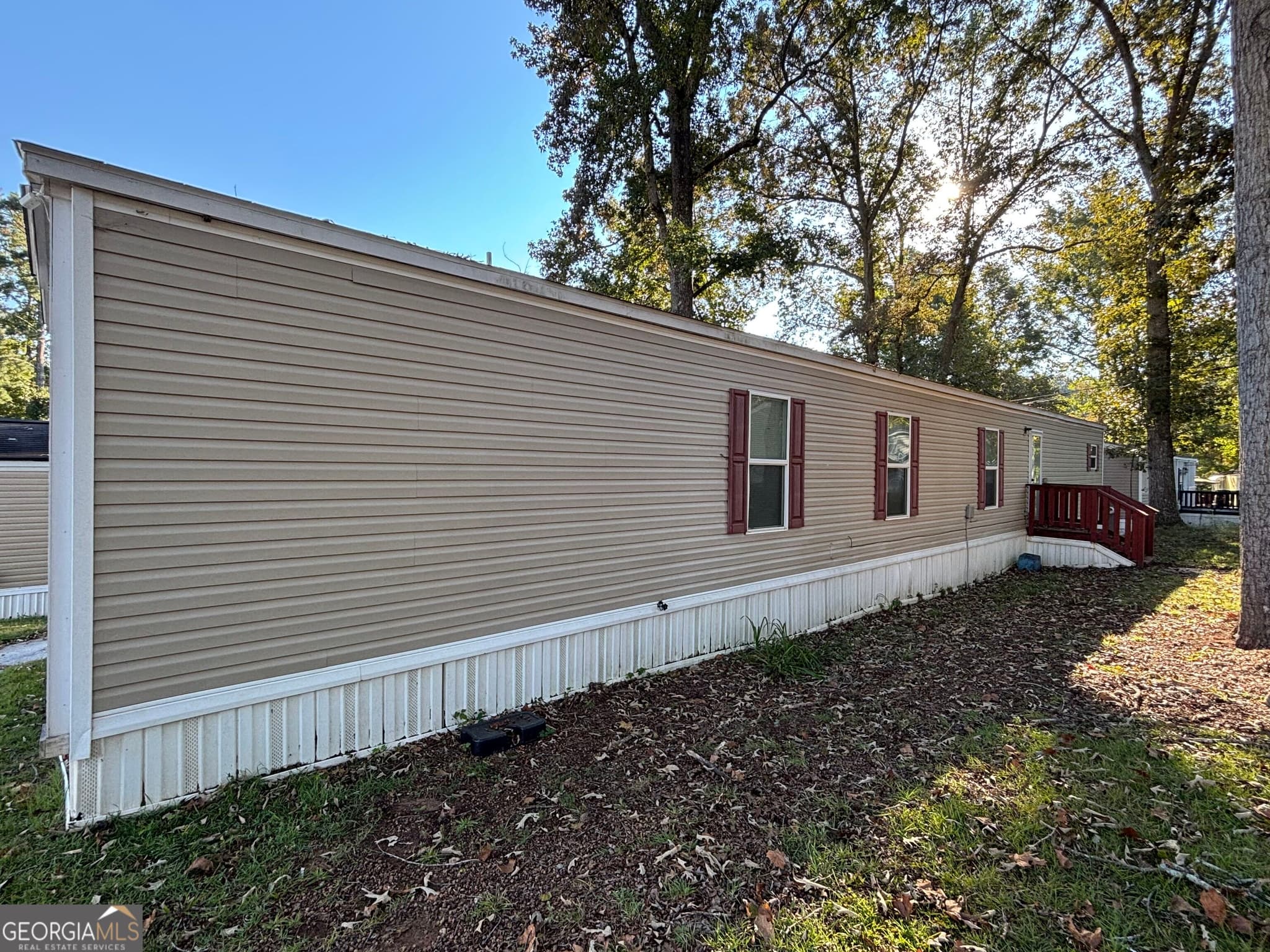 3 bedroom, 2 bathroom, 1,216 sq ft manufactured home,single family residence for sale at 215 Skyline Drive, Fayetteville, GA 30214 — photo 3