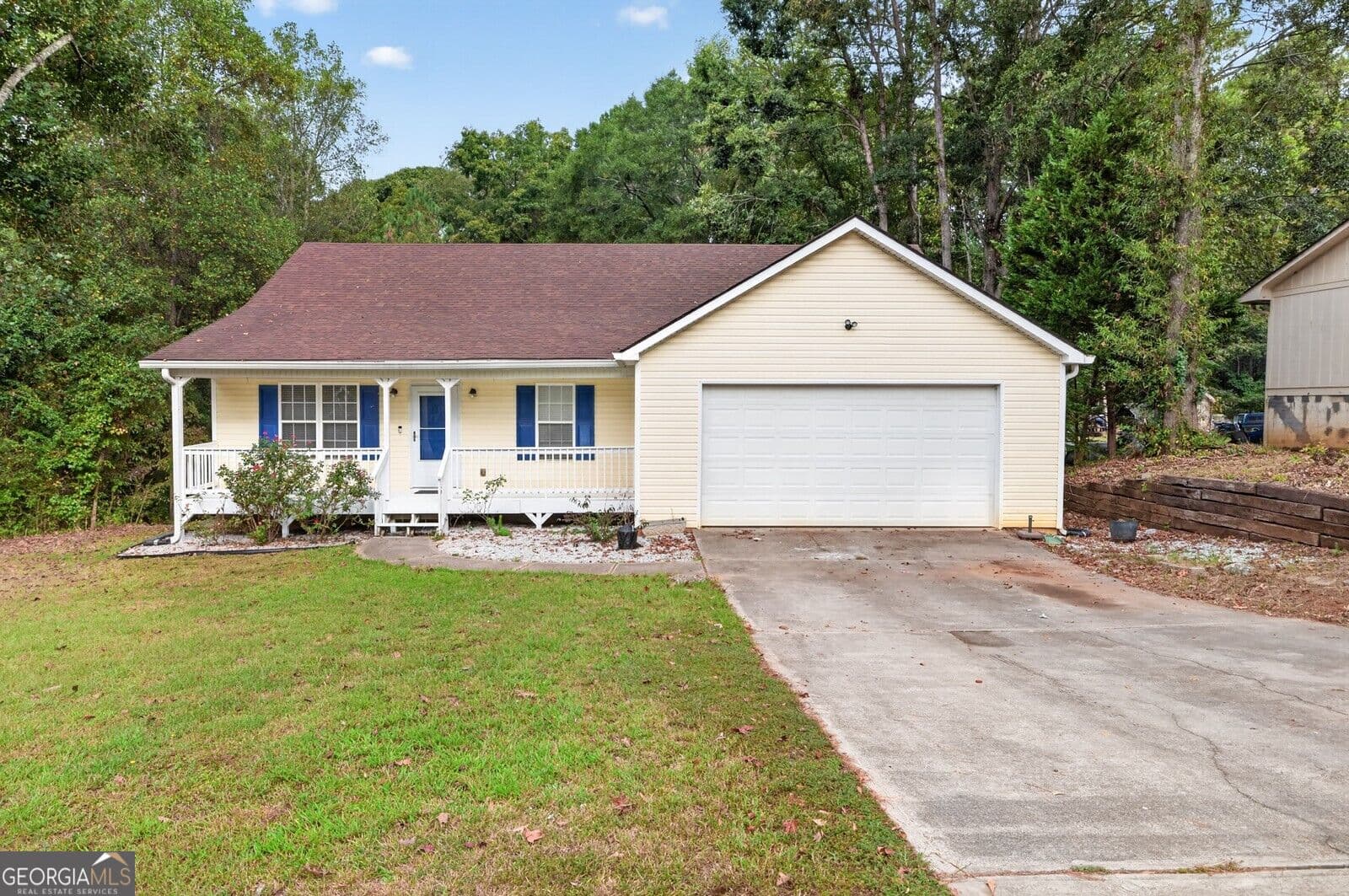 3 bedroom, 2 bathroom, 1,538 sq ft single family residence for sale at 930 Dogwood Trail, Winder, GA 30680 — photo 2