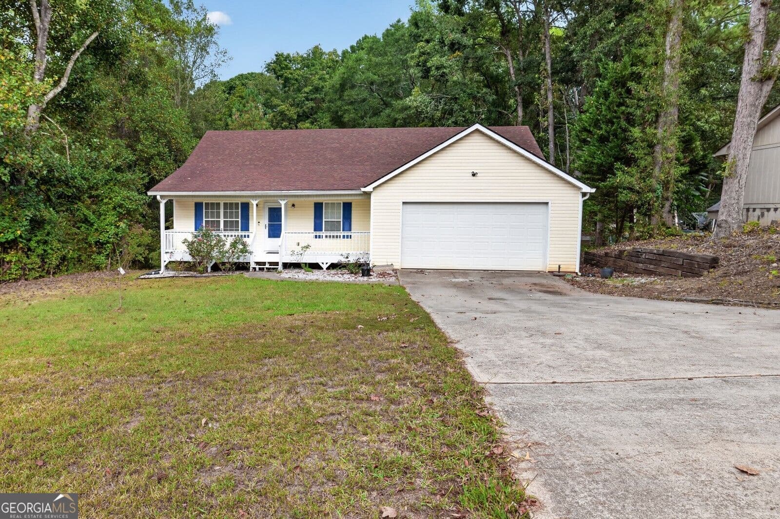 3 bedroom, 2 bathroom, 1,538 sq ft single family residence for sale at 930 Dogwood Trail, Winder, GA 30680 — photo 1 of 40