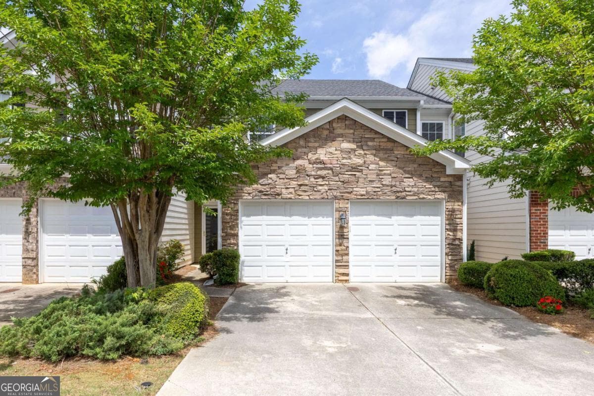 2 bedroom, 2.5 bathroom, 1,622 sq ft townhouse for sale at 124 Flatwood Trail, Marietta, GA 30066