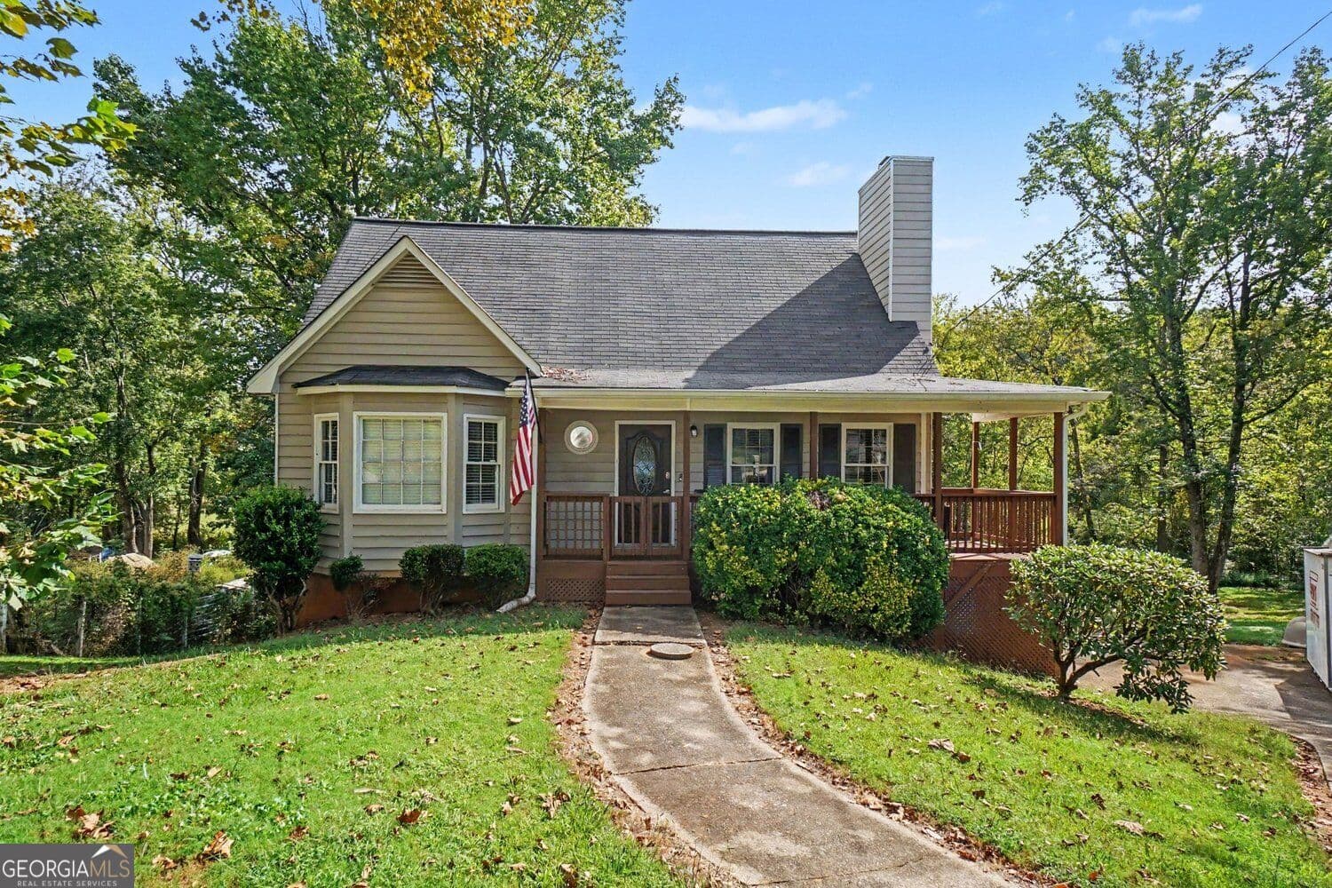 3 bedroom, 2 bathroom, 2,239 sq ft single family residence for sale at 481 Don Circle, Marietta, GA 30064 — photo 2