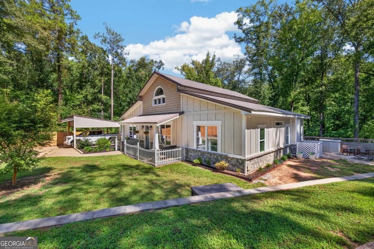 3 bedroom, 2 bathroom, 2,080 sq ft single family residence for sale at 1331 Heidi Trail, Buckhead, GA 30625 — photo 3