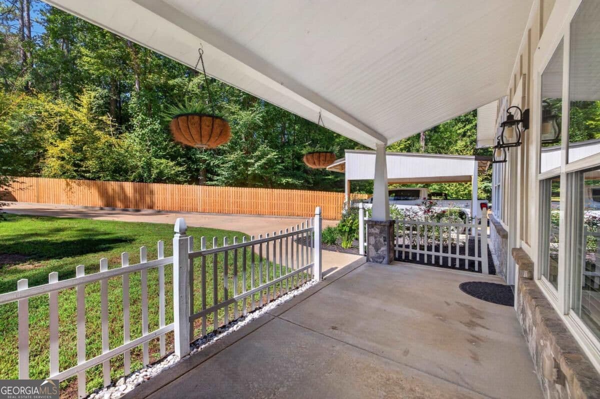 3 bedroom, 2 bathroom, 2,080 sq ft single family residence for sale at 1331 Heidi Trail, Buckhead, GA 30625 — photo 5
