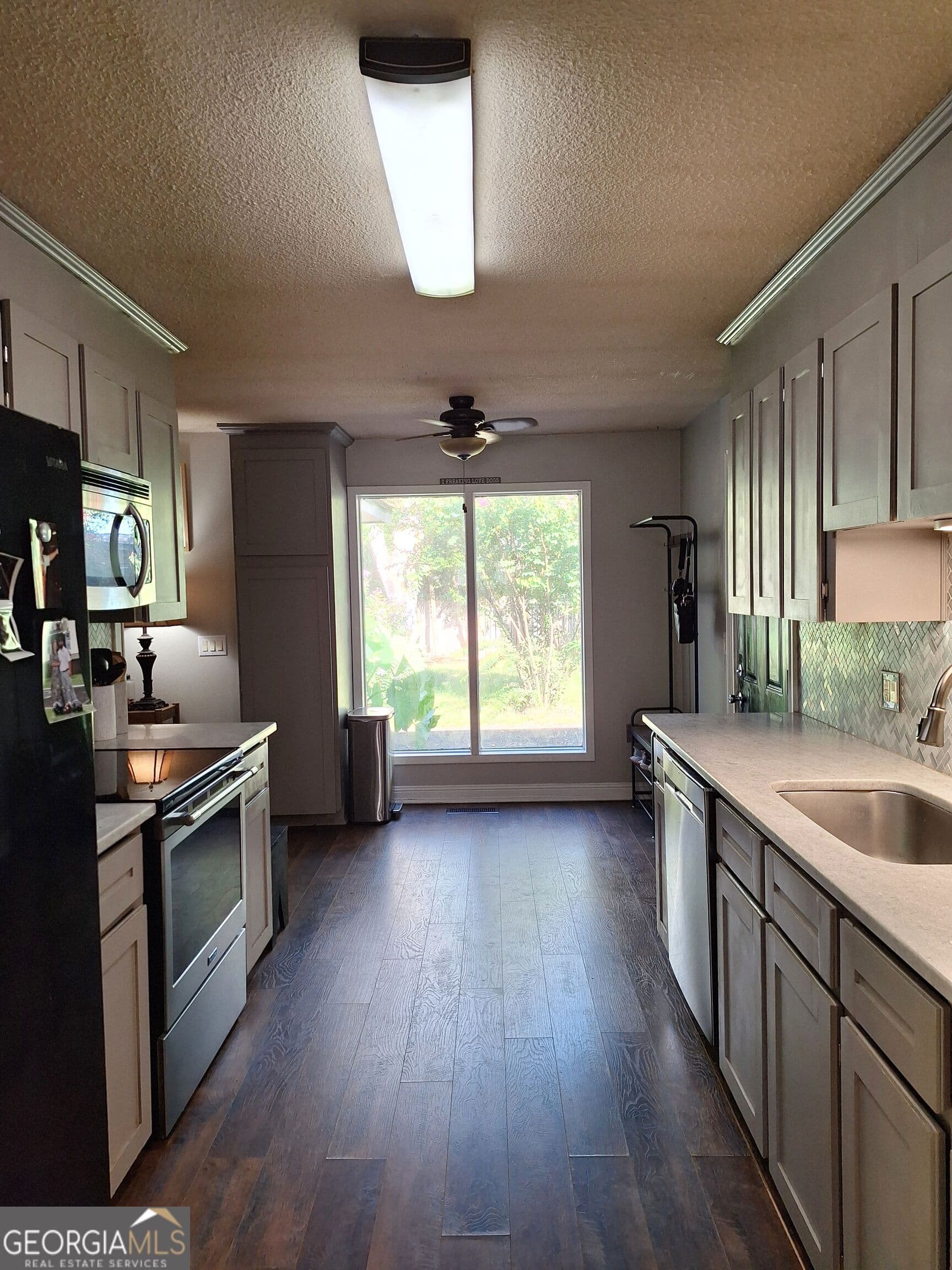 3 bedroom, 2 bathroom, 1,858 sq ft single family residence for sale at 631 Todd Circle, Warner Robins, GA 31088 — photo 6