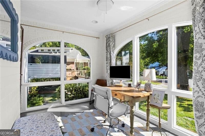 3 bedroom, 2 bathroom, 1,996 sq ft single family residence for sale at 2070 Fairhaven Circle, Atlanta, GA 30305 — photo 7