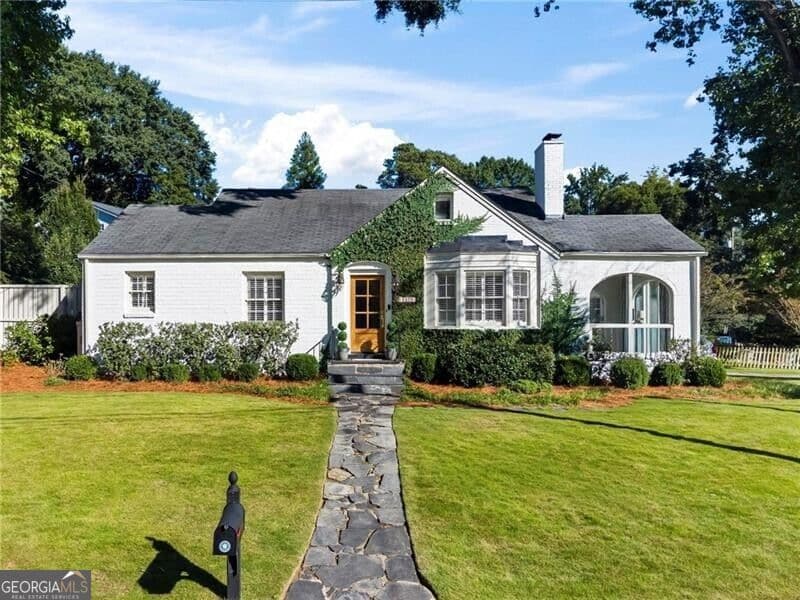 3 bedroom, 2 bathroom, 1,996 sq ft single family residence for sale at 2070 Fairhaven Circle, Atlanta, GA 30305 — photo 1 of 36