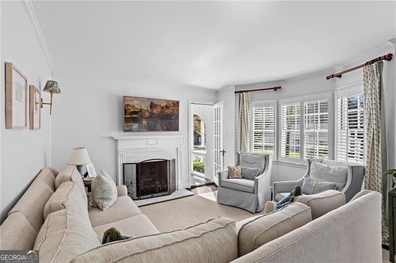 3 bedroom, 2 bathroom, 1,996 sq ft single family residence for sale at 2070 Fairhaven Circle, Atlanta, GA 30305 — photo 5