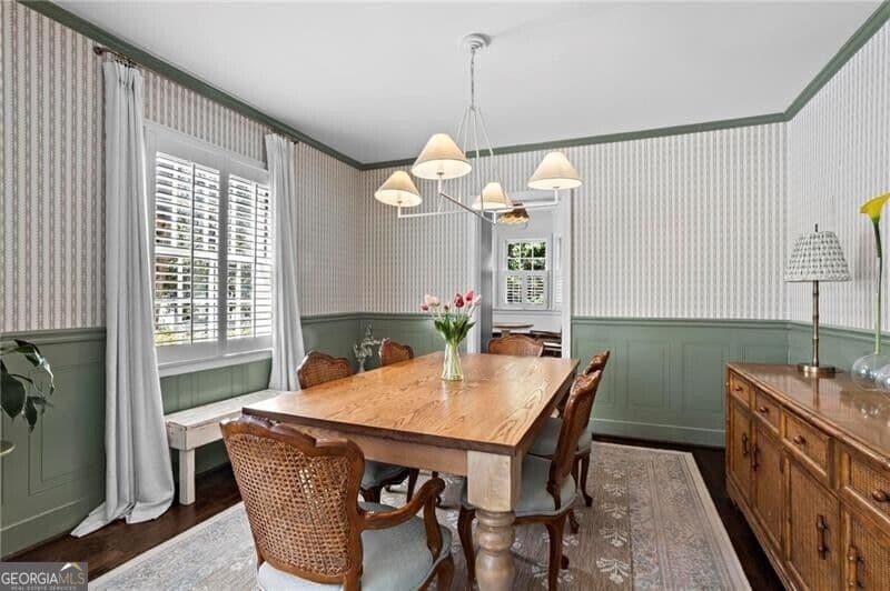 3 bedroom, 2 bathroom, 1,996 sq ft single family residence for sale at 2070 Fairhaven Circle, Atlanta, GA 30305 — photo 9