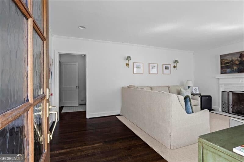 3 bedroom, 2 bathroom, 1,996 sq ft single family residence for sale at 2070 Fairhaven Circle, Atlanta, GA 30305 — photo 4