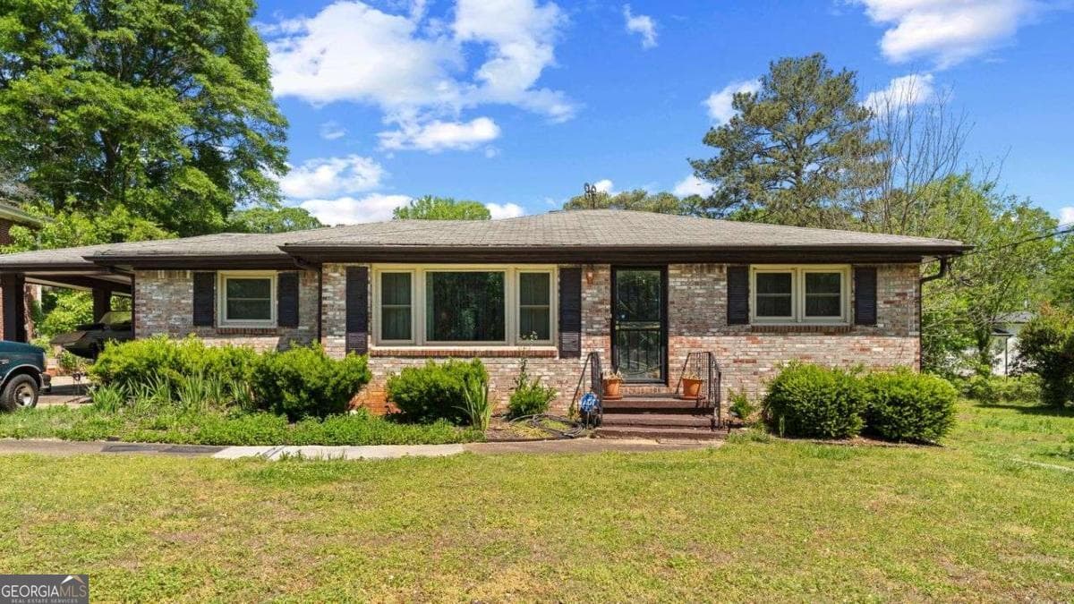 5 bedroom, 2 bathroom, 2,418 sq ft single family residence sold at 2365 Fontaine Circle, Decatur, GA 30032