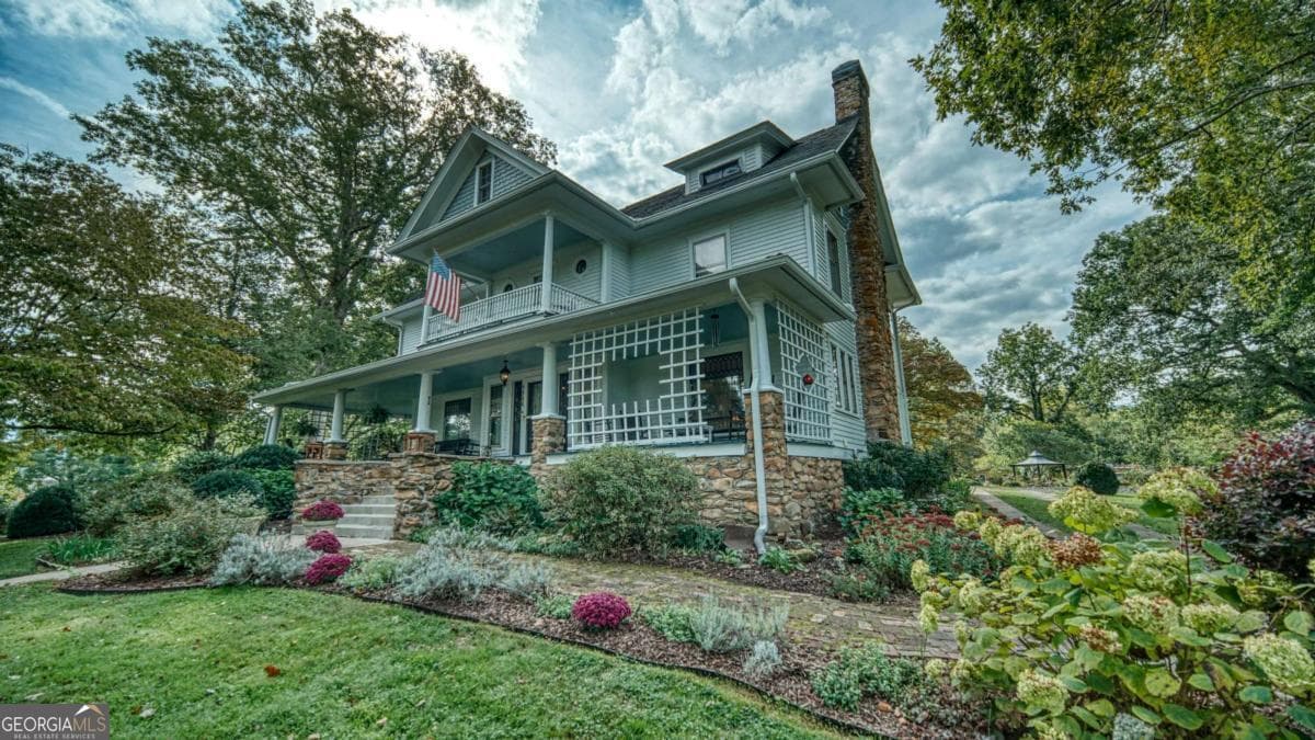 5 bedroom, 5 bathroom single family residence sold at 1194 Main Street, Andrews, NC 28901