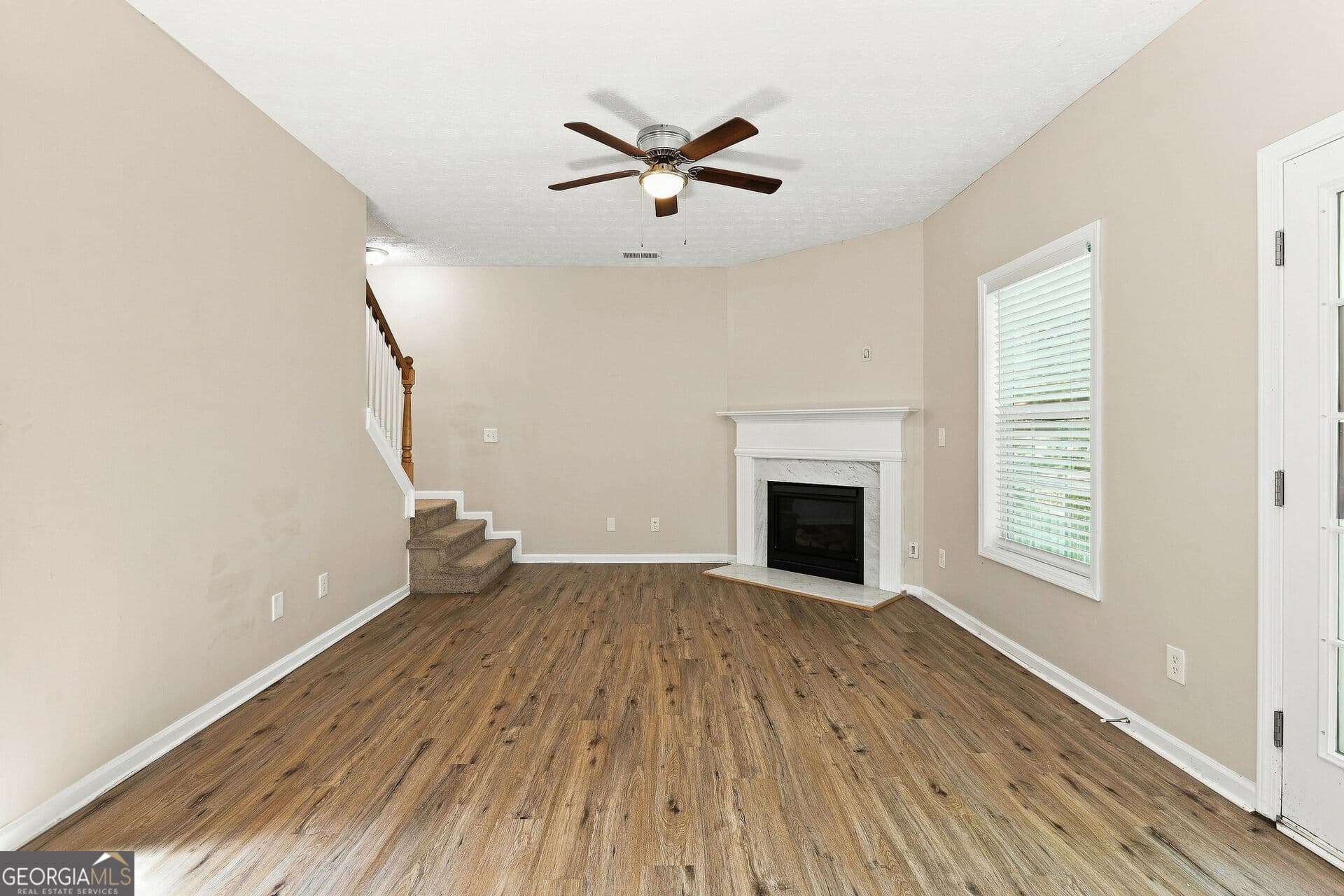 3 bedroom, 2.5 bathroom, 1,820 sq ft single family residence for sale at 182 Wilhelmina Drive, Austell, GA 30168 — photo 3