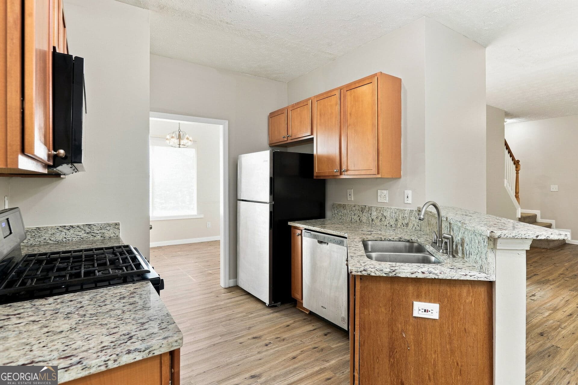 3 bedroom, 2.5 bathroom, 1,820 sq ft single family residence for sale at 182 Wilhelmina Drive, Austell, GA 30168 — photo 5