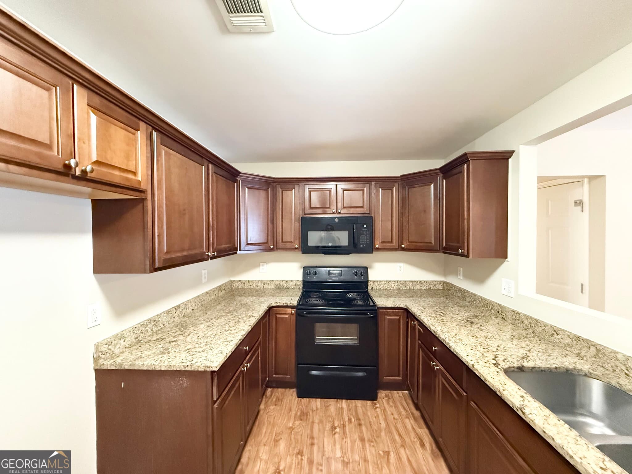 2 bedroom, 1 bathroom, 1,056 sq ft single family residence for sale at 2856 Argyle Drive, Atlanta, GA 30318 — photo 7