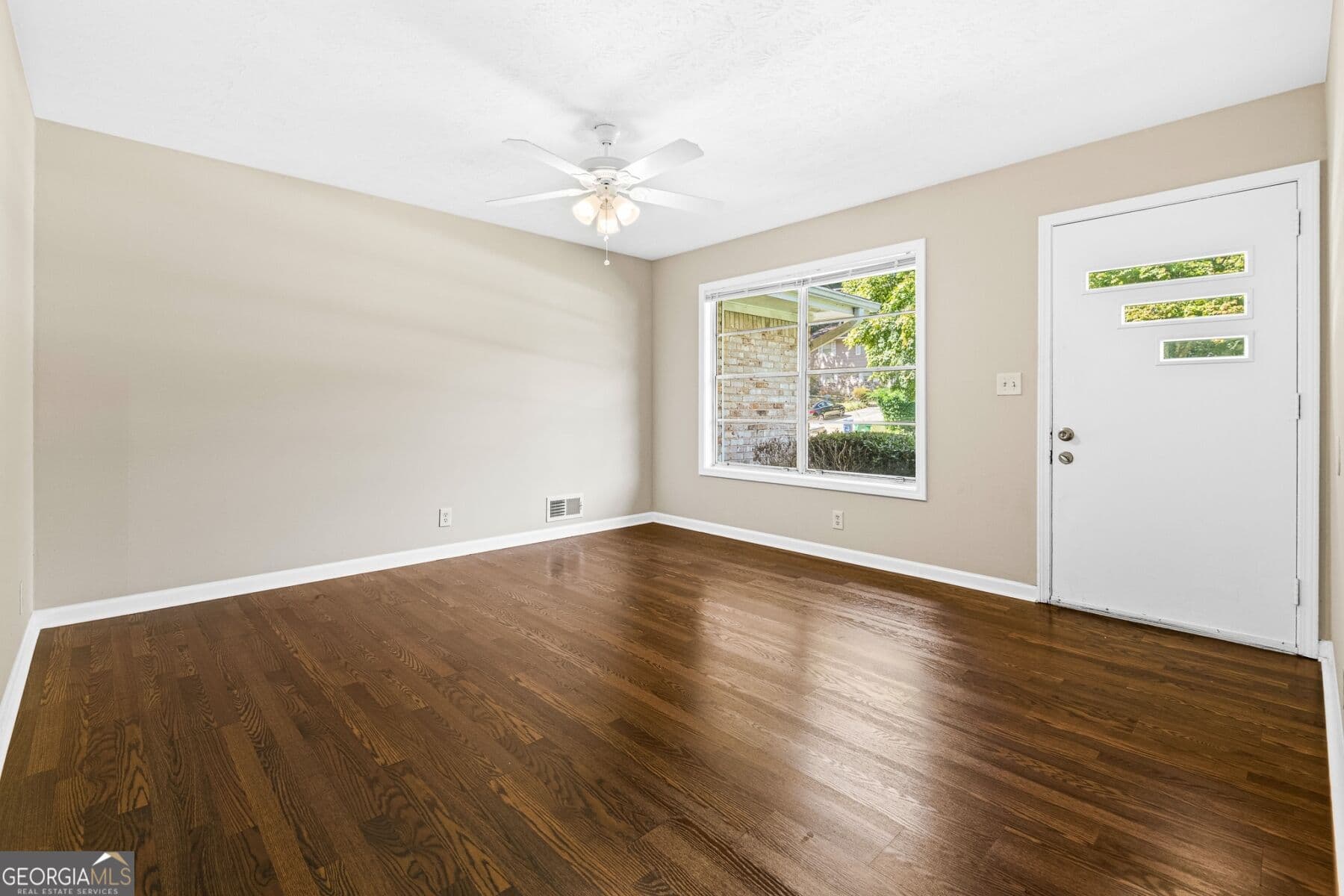 3 bedroom, 2 bathroom, 1,587 sq ft single family residence for rent at 1490 High Meadow Drive, Stone Mountain, GA 30083 for $1,595 a month — photo 2