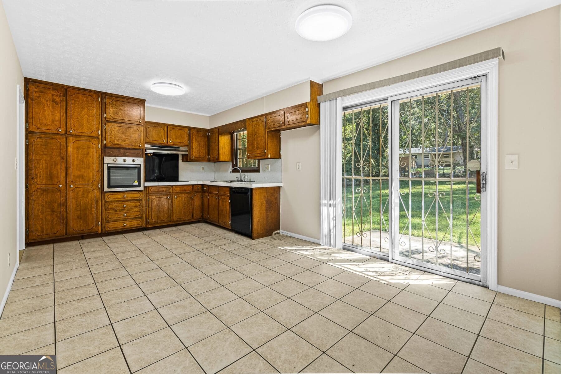 3 bedroom, 2 bathroom, 1,587 sq ft single family residence for rent at 1490 High Meadow Drive, Stone Mountain, GA 30083 for $1,595 a month — photo 5
