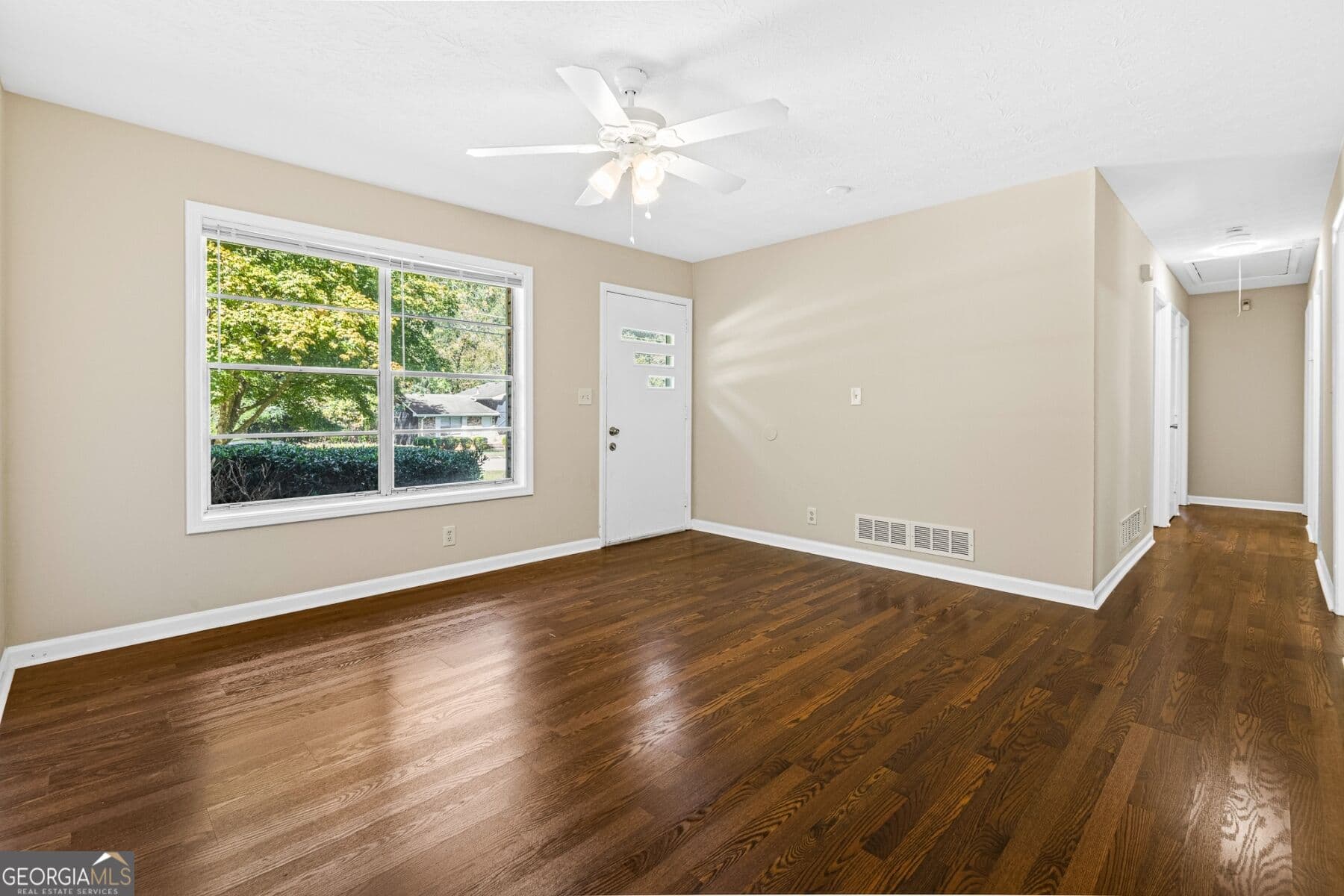 3 bedroom, 2 bathroom, 1,587 sq ft single family residence for rent at 1490 High Meadow Drive, Stone Mountain, GA 30083 for $1,595 a month — photo 4