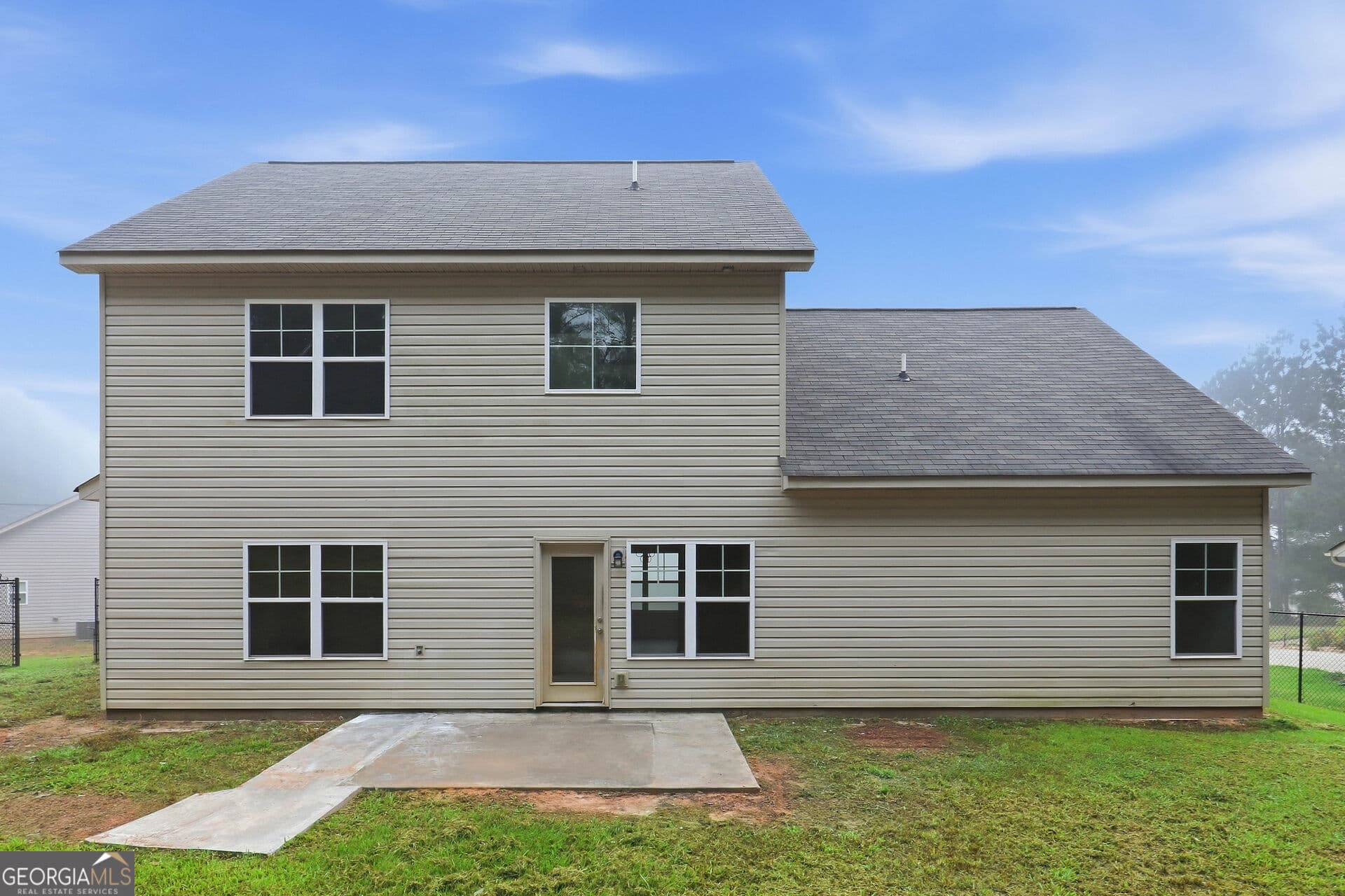 4 bedroom, 3 bathroom, 1,992 sq ft single family residence for sale at 210 Glenview Trail, Griffin, GA 30224 — photo 5