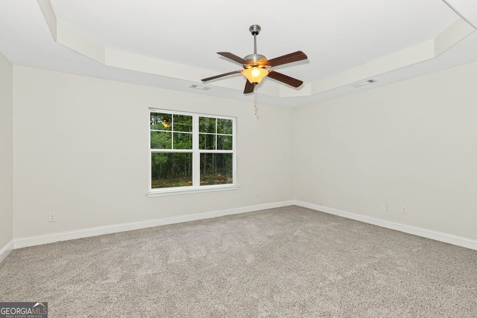 4 bedroom, 3 bathroom, 1,992 sq ft single family residence for sale at 210 Glenview Trail, Griffin, GA 30224 — photo 4
