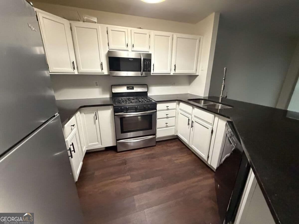 3 bedroom, 2.5 bathroom, 1,504 sq ft townhouse for rent at 3253 Tennington Place, Lawrenceville, GA 30044 for $2,000 a month — photo 5
