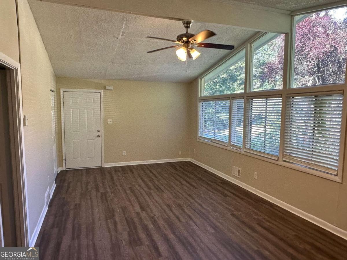 3 bedroom, 1 bathroom, 950 sq ft single family residence for sale at 2213 Westover Drive, East Point, GA 30344 — photo 2