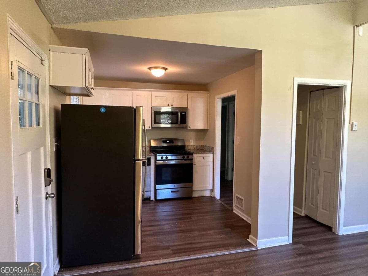 3 bedroom, 1 bathroom, 950 sq ft single family residence for sale at 2213 Westover Drive, East Point, GA 30344 — photo 3