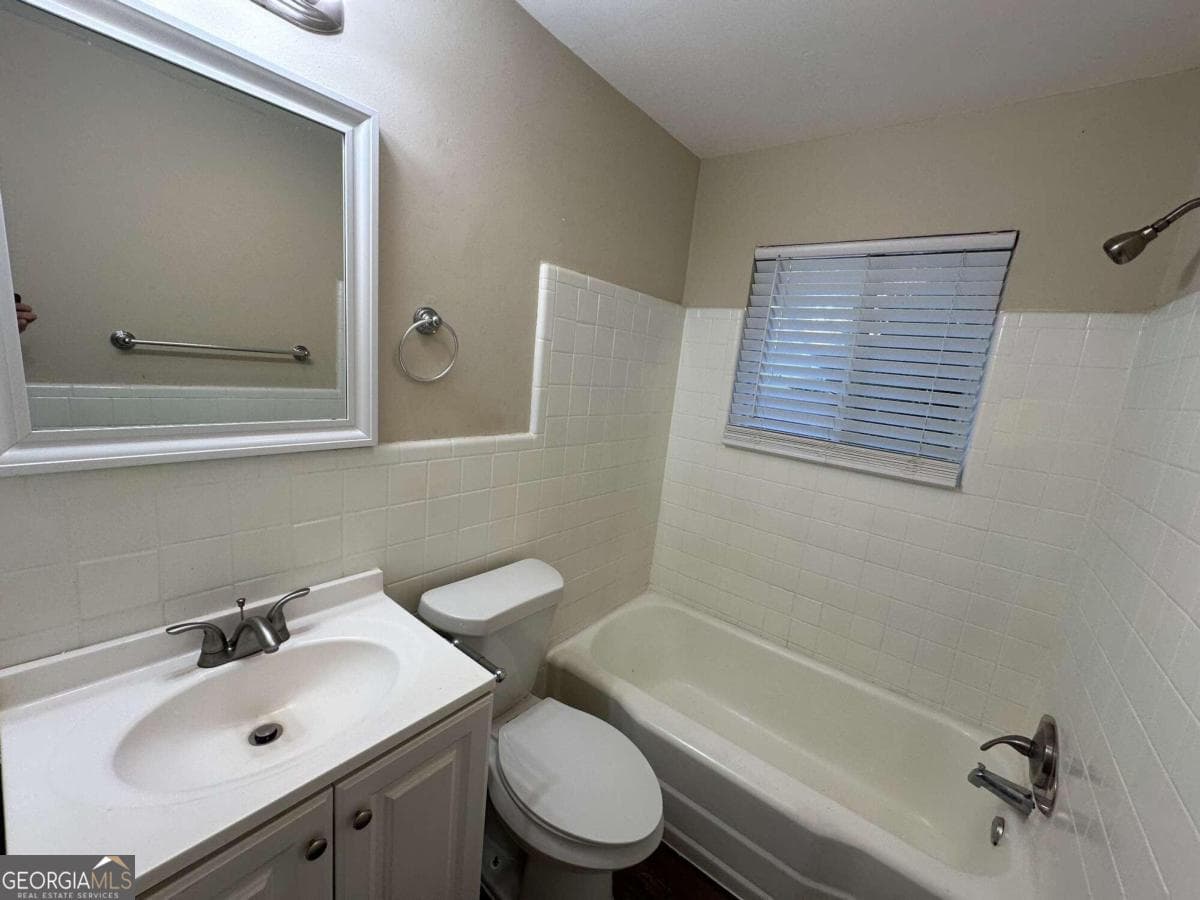 3 bedroom, 1 bathroom, 950 sq ft single family residence for sale at 2213 Westover Drive, East Point, GA 30344 — photo 8