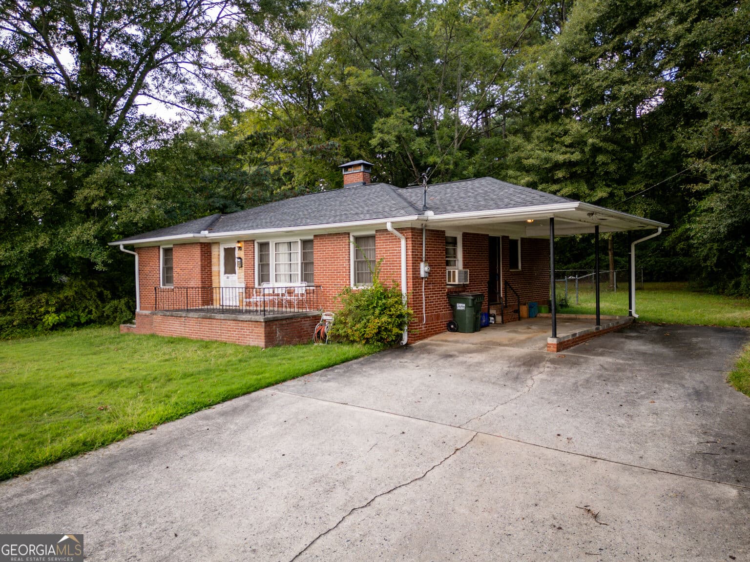 2 bedroom, 1 bathroom, 1,162 sq ft single family residence for sale at 6136 Washington Street, Covington, GA 30014 — photo 3