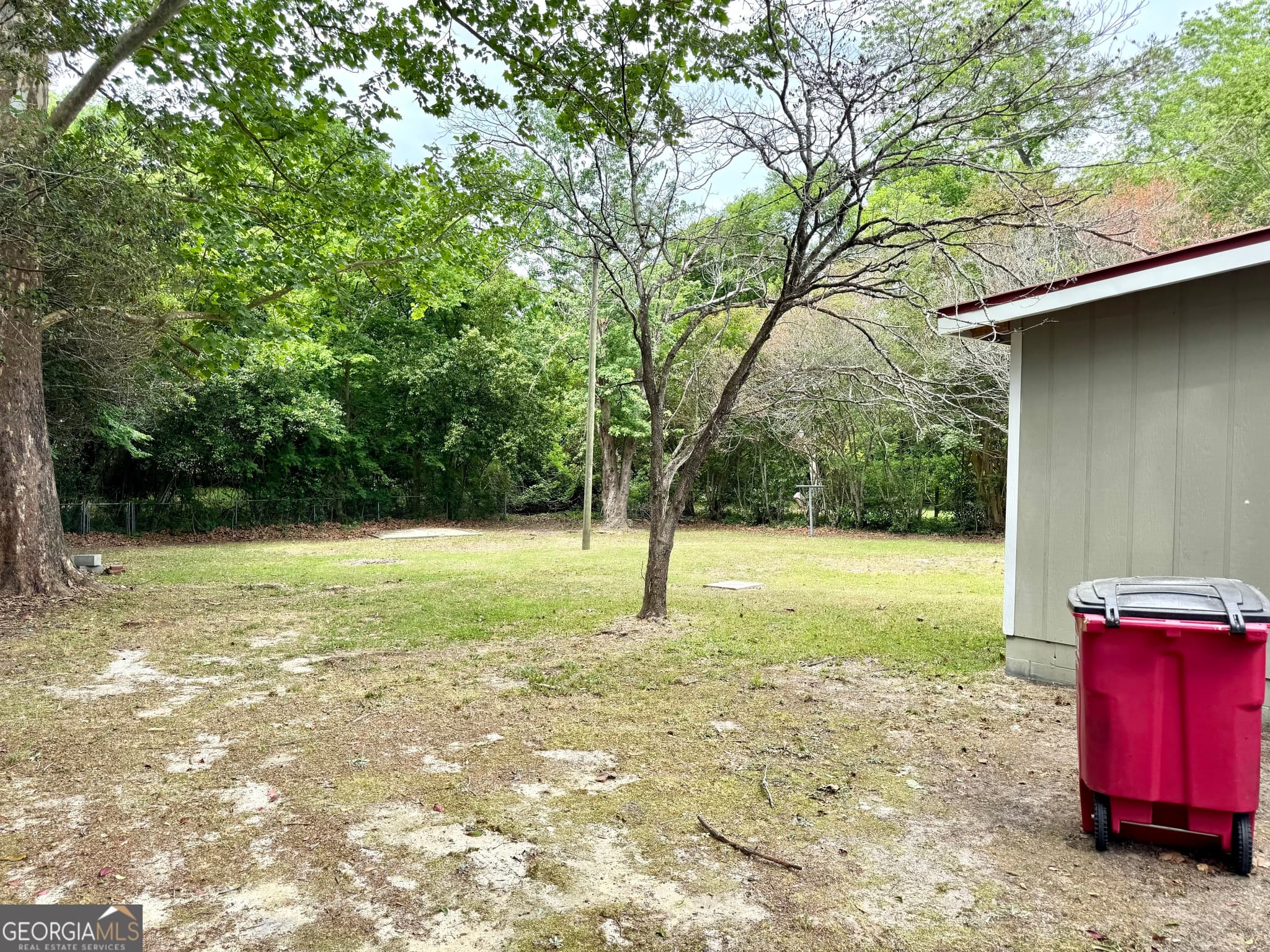 3 bedroom, 2 bathroom, 1,328 sq ft single family residence for sale at 528 Karen Drive, Eastman, GA 31023 — photo 3