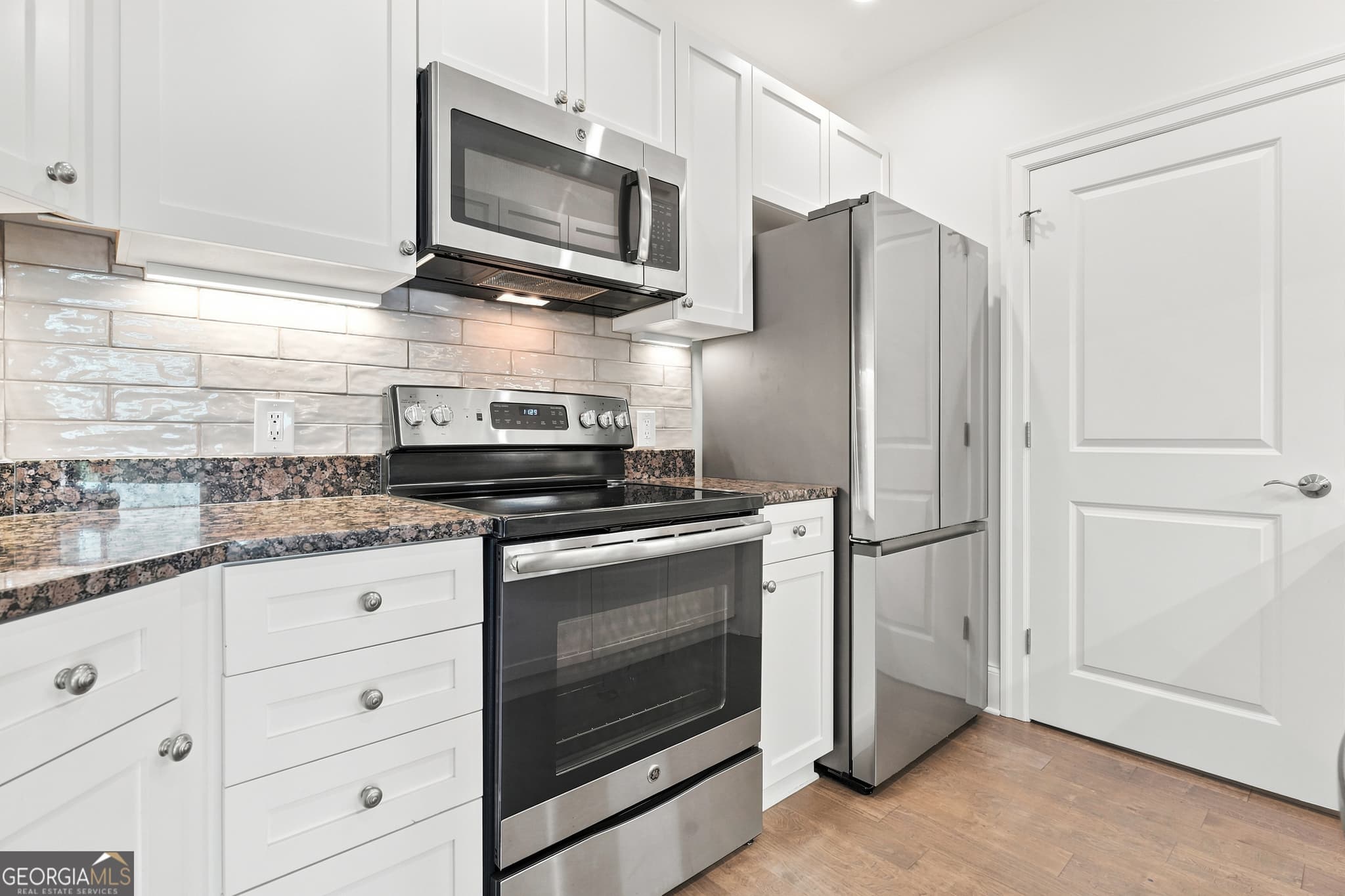 1 bedroom, 1 bathroom, 869 sq ft condominium for sale at 325 E Paces Ferry Road 704, Atlanta, GA 30305 — photo 5