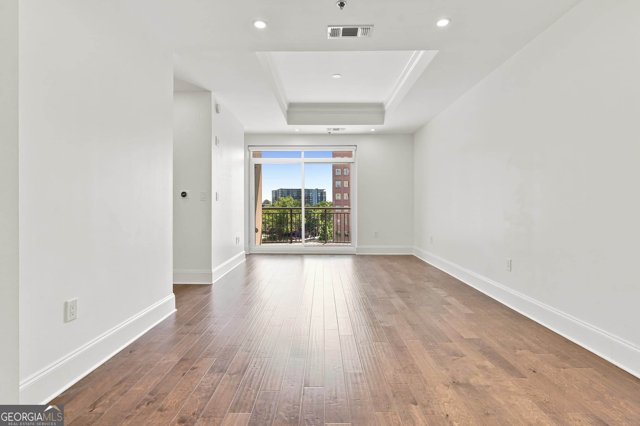 1 bedroom, 1 bathroom, 869 sq ft condominium for sale at 325 E Paces Ferry Road 704, Atlanta, GA 30305 — photo 10