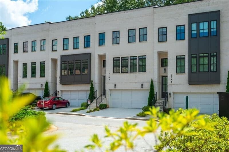4 bedroom, 3.5 bathroom, 3,000 sq ft townhouse for sale at 2145 Druid Fields Lane, Decatur, GA 30033 — photo 1 of 20